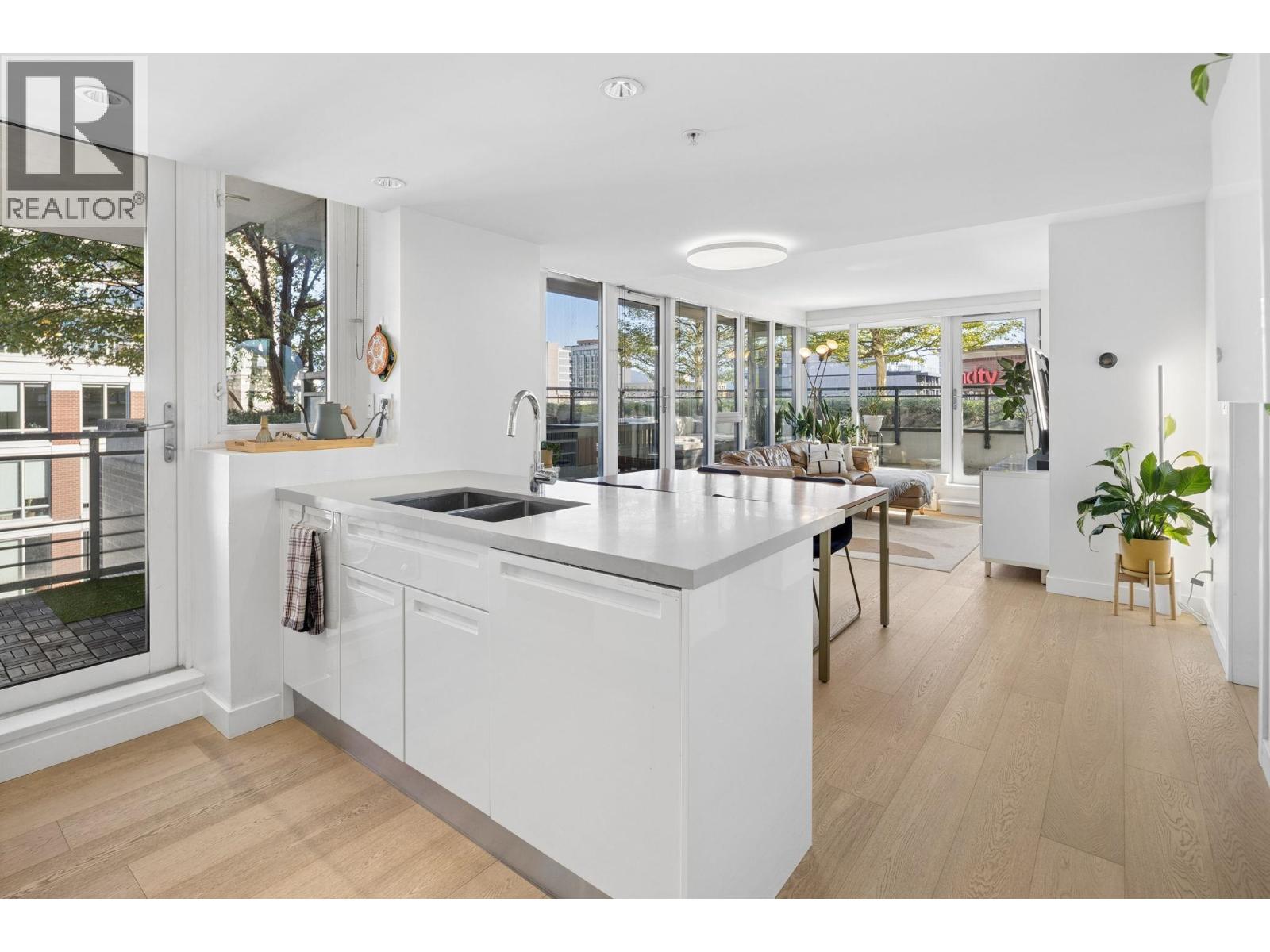 1007 188 Keefer Street, Vancouver, British Columbia V6A 0E3 - Photo 2 - R3175038