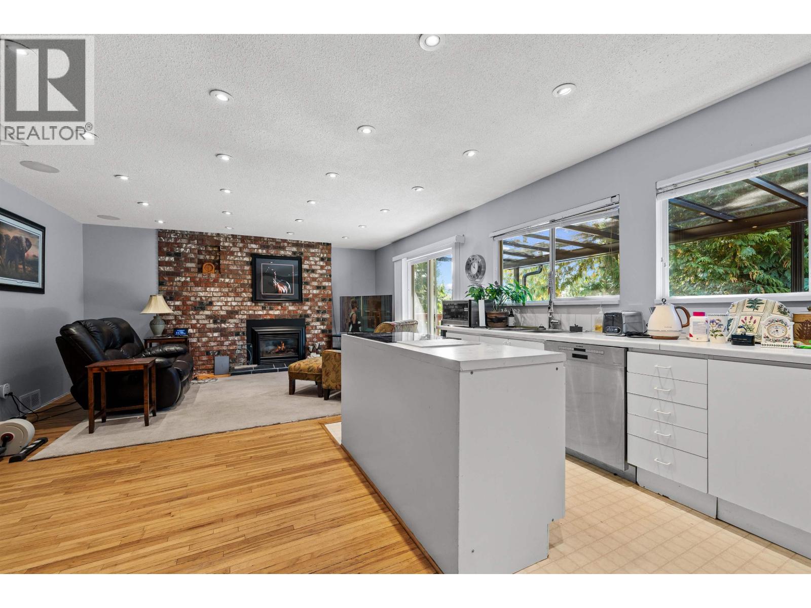 6250 Summit Avenue, West Vancouver, British Columbia  V7W 1Y2 - Photo 13 - R3175027