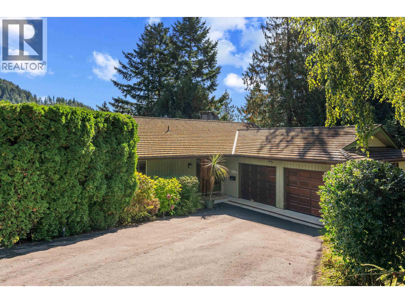 6250 Summit Avenue, West Vancouver, British Columbia  V7W 1Y2 - Photo 2 - R3175027