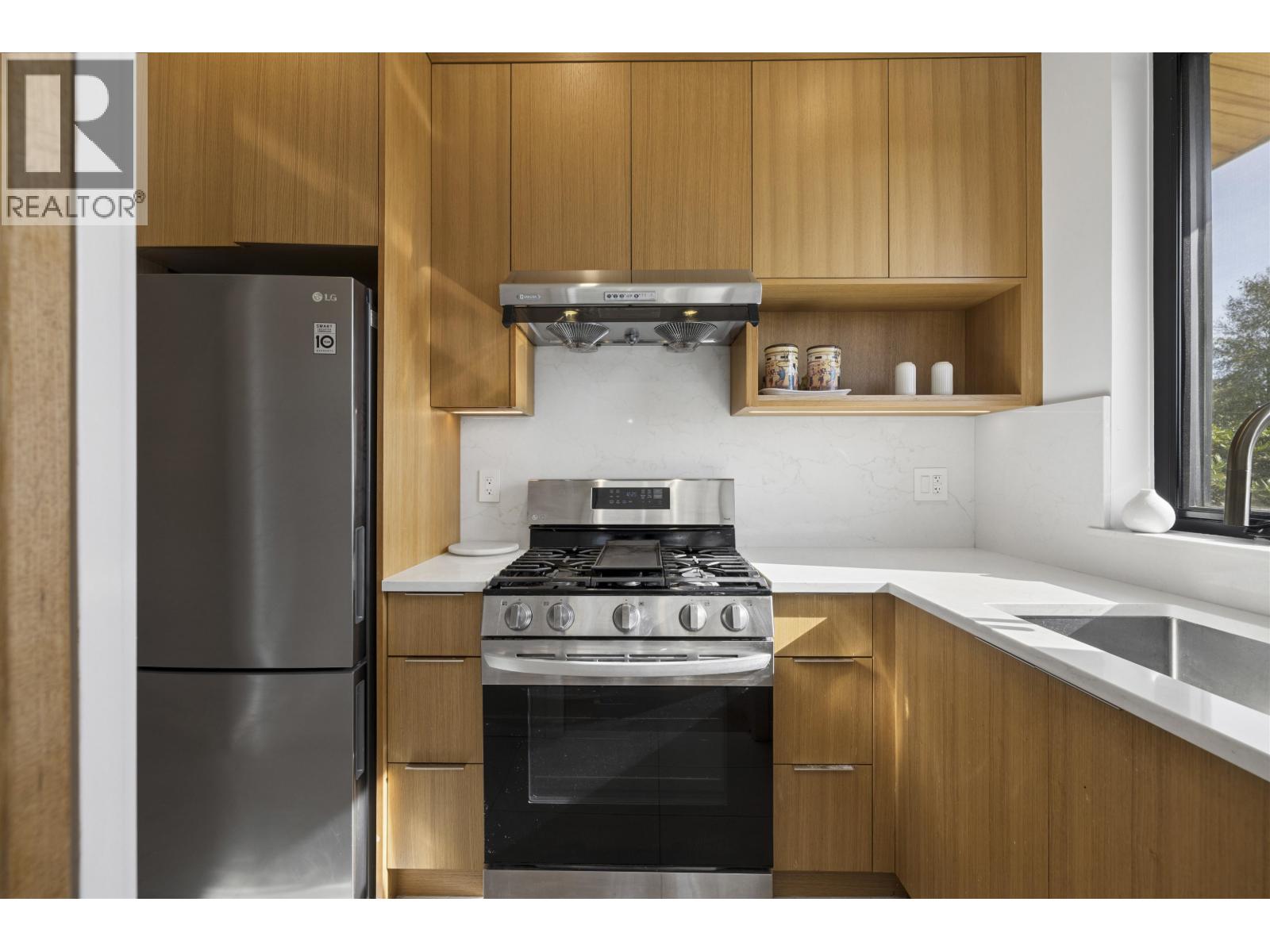 366 W 25th Street, North Vancouver, British Columbia  V7N 2G1 - Photo 13 - R3175049