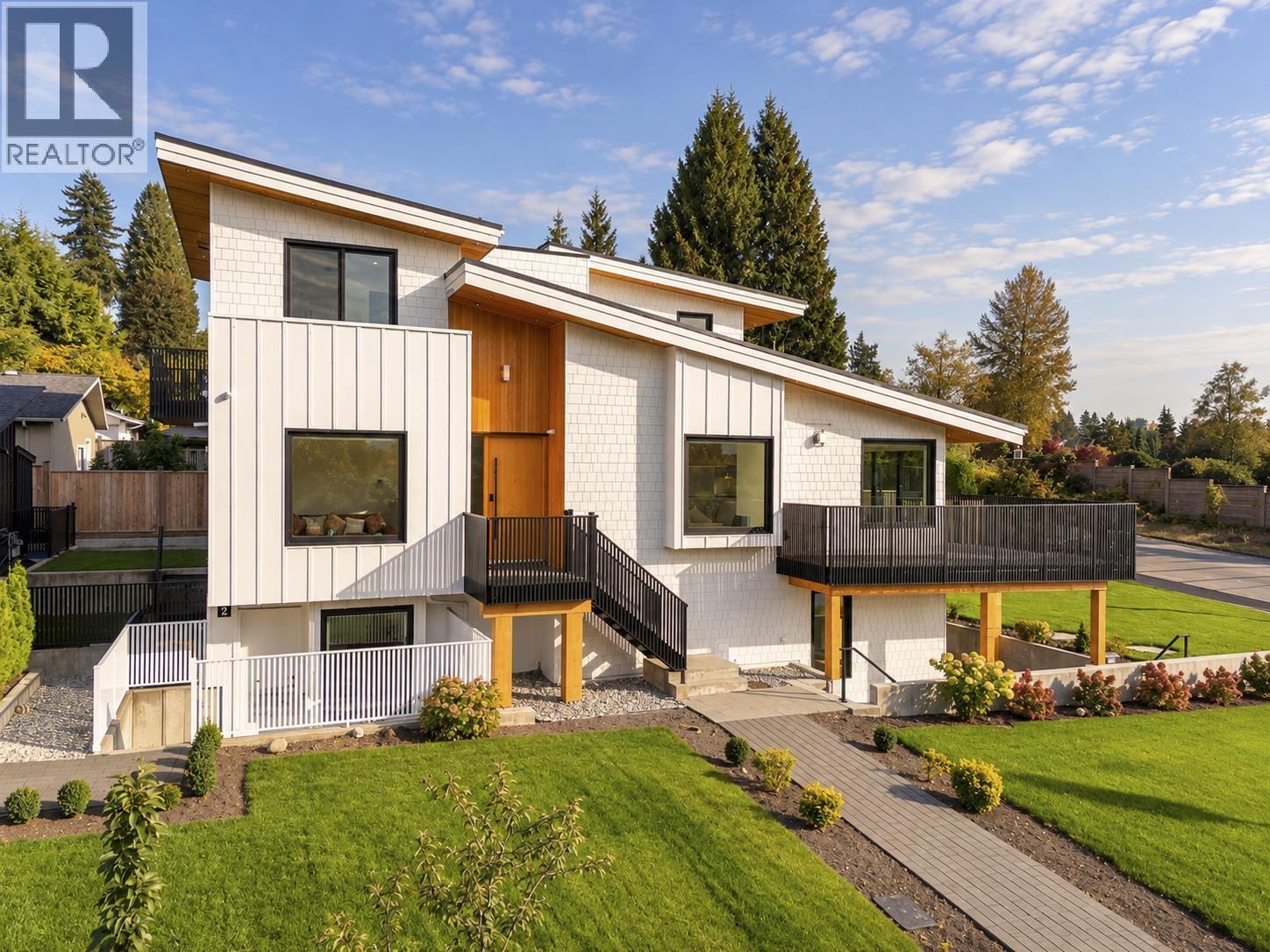 366 W 25th Street, North Vancouver, British Columbia  V7N 2G1 - Photo 3 - R3175049