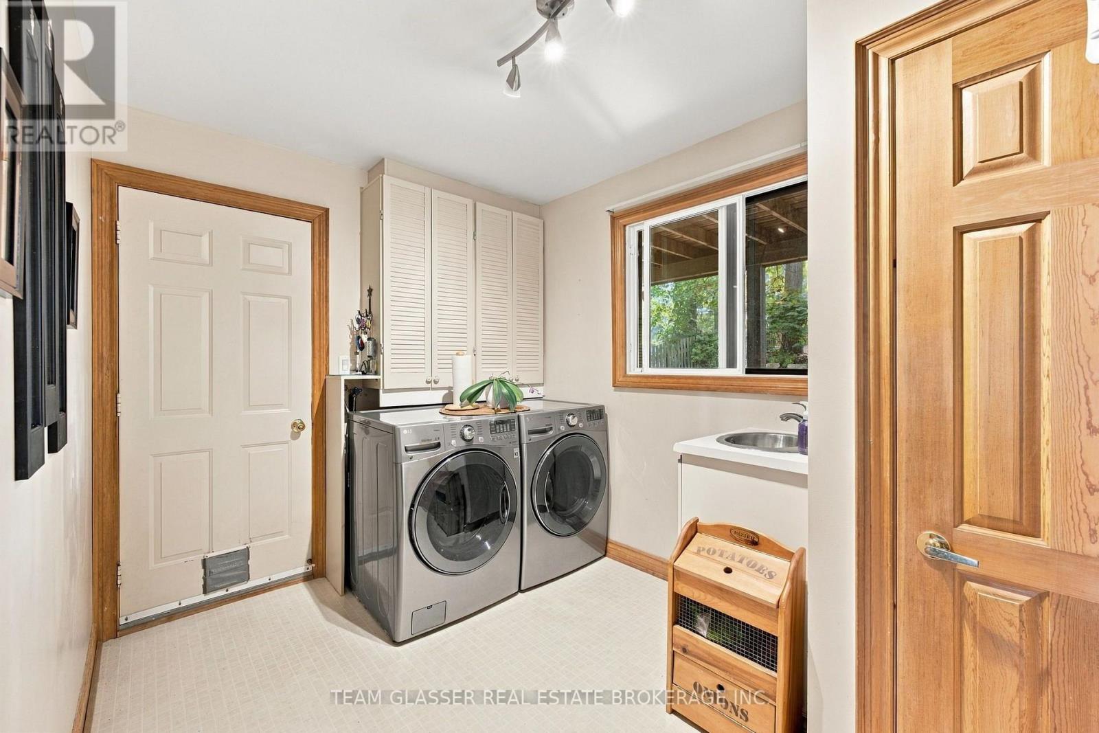 8421 Defore Drive, Lambton Shores, Ontario  N0M 1T0 - Photo 31 - X13879018