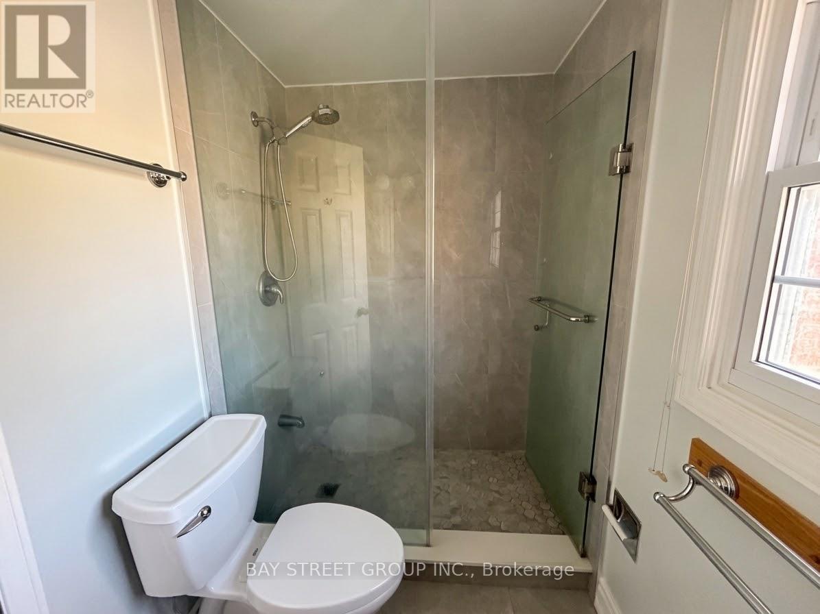 37 Garnish Green Grove, Markham, Ontario  L3P 4P4 - Photo 8 - N13886368