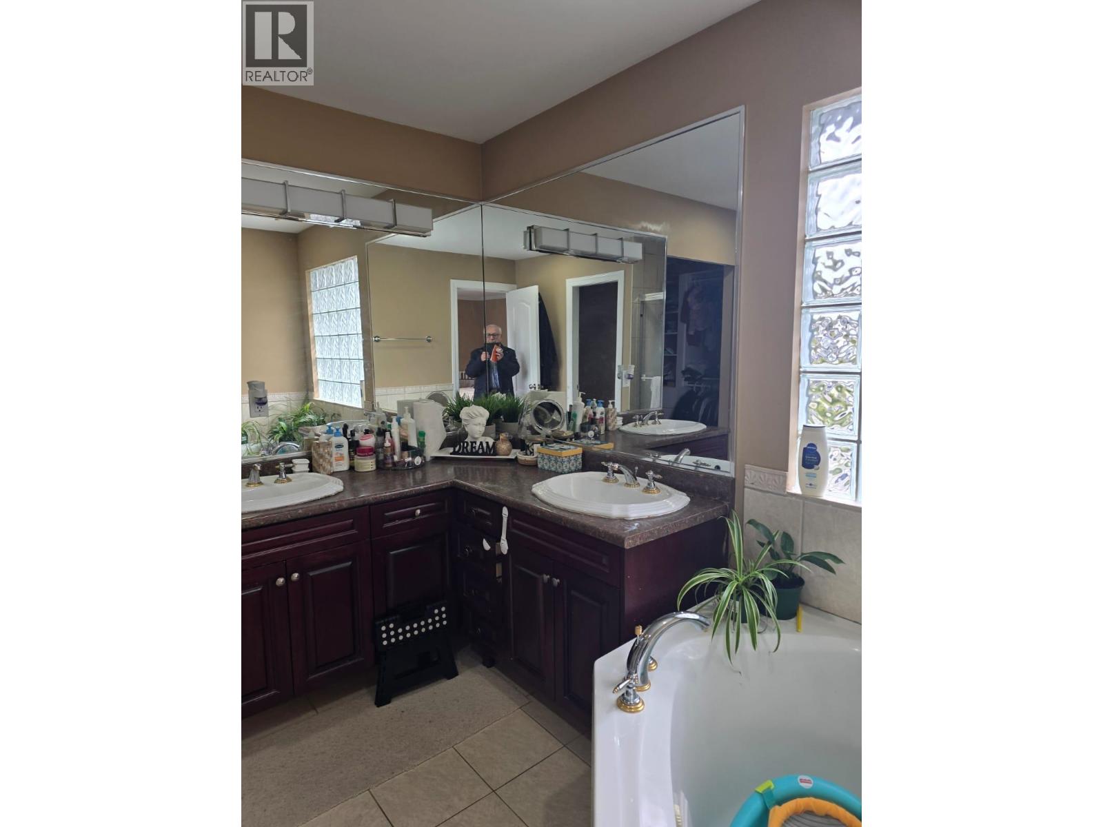 3411 Catalina Crescent, Richmond, British Columbia  V7B 1E3 - Photo 9 - R3174136