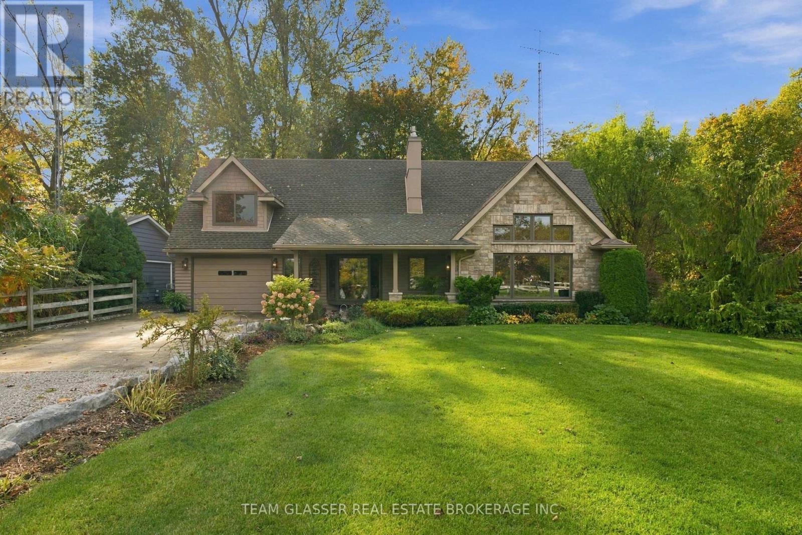 8421 DEFORE DRIVE, Lambton Shores, Ontario