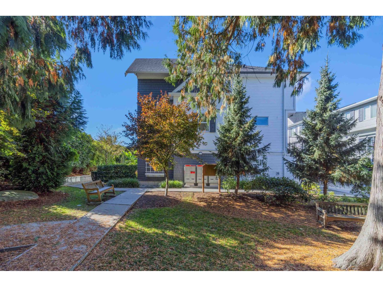 113 8130 136a Street, Surrey, British Columbia  V3W 1H9 - Photo 5 - R3174867