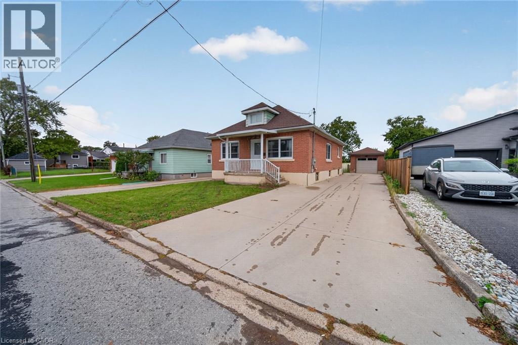 16 Garden Street, Thorold, Ontario  L2V 3J1 - Photo 3 - 40871059