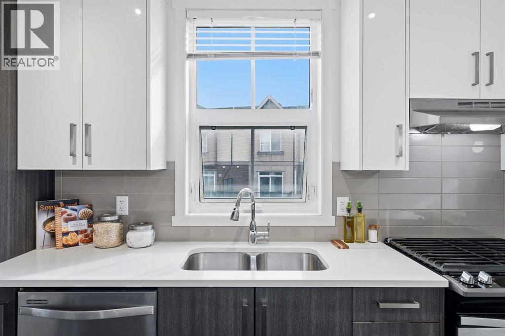 104 Sherwood Lane Nw, Calgary, Alberta  T3R 0V3 - Photo 4 - A2350711