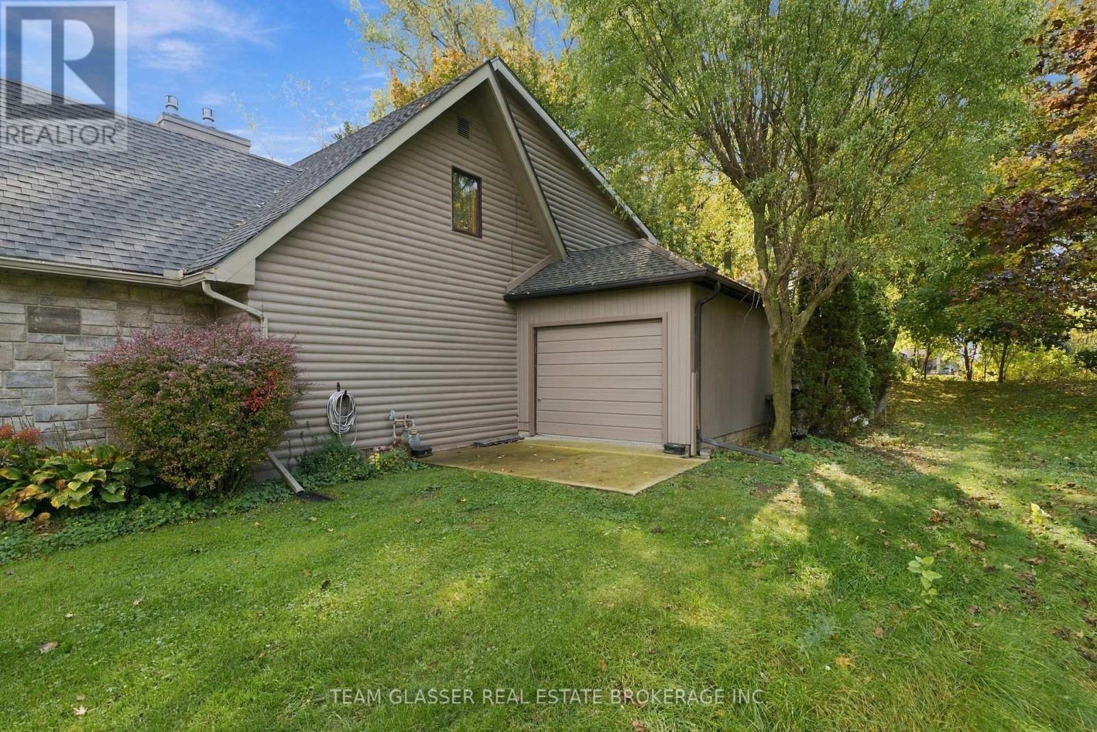 8421 Defore Drive, Lambton Shores, Ontario  N0M 1T0 - Photo 47 - X13879018