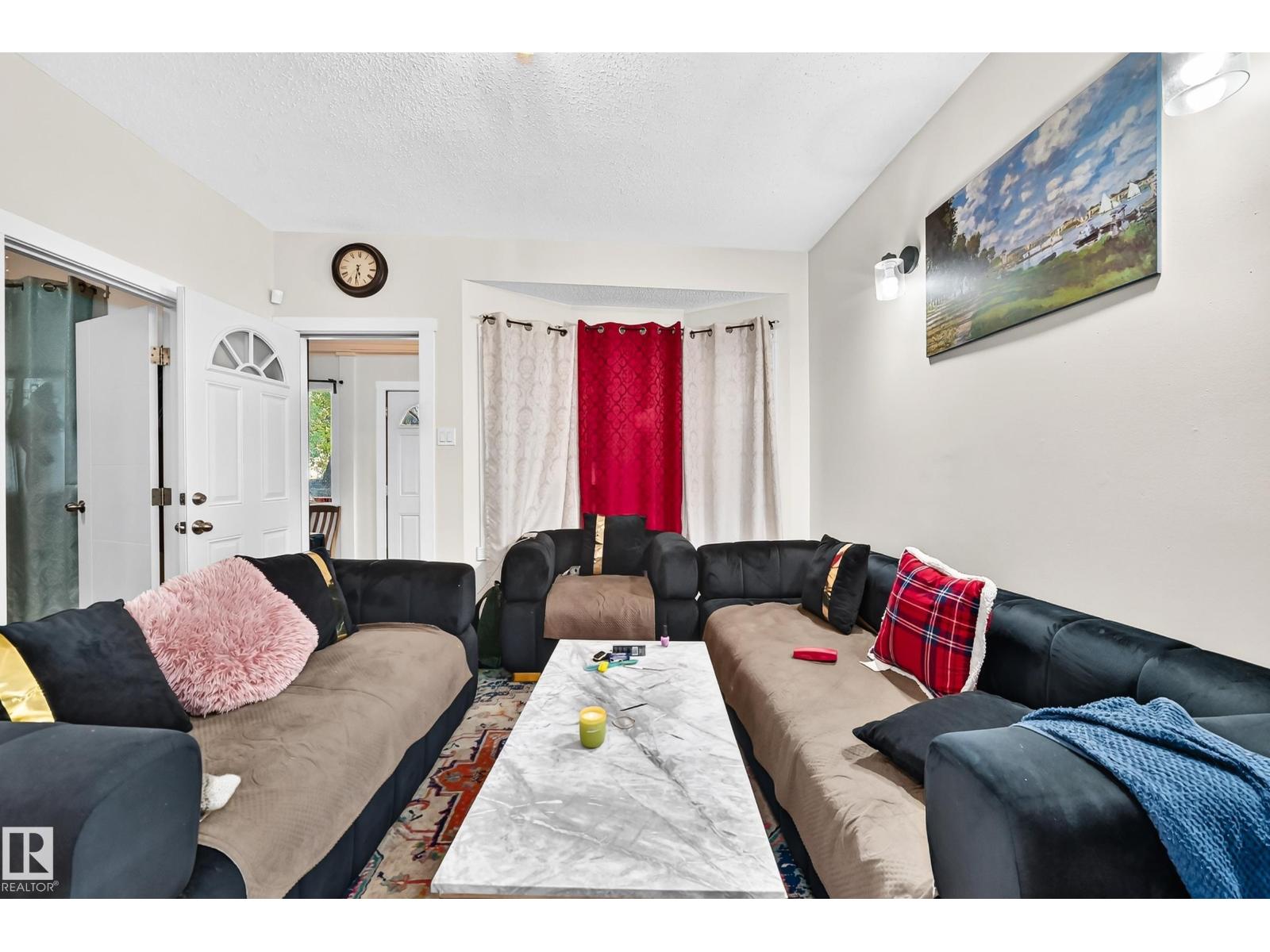 12156 92 ST NW