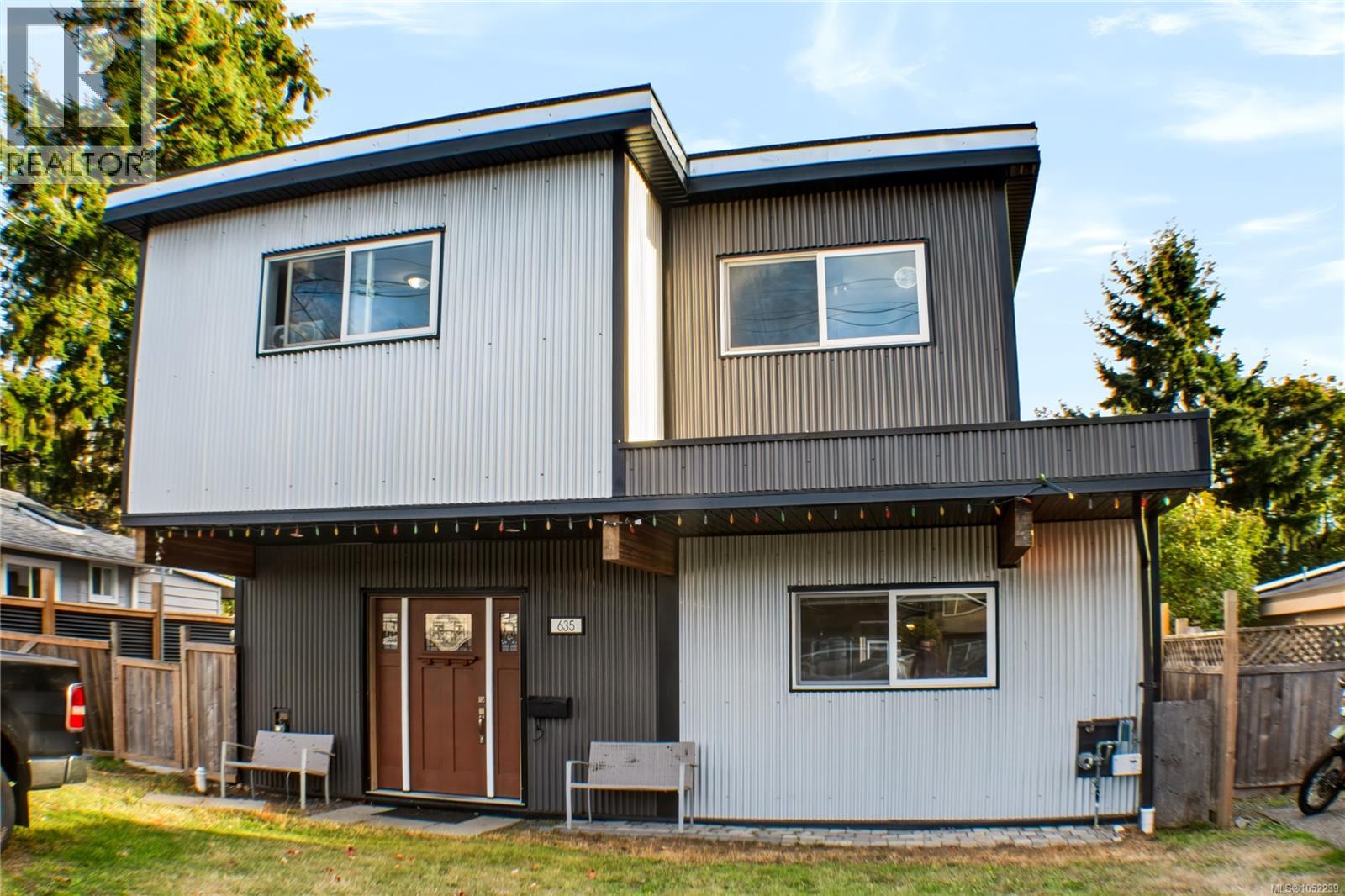 635 Hoffman Ave