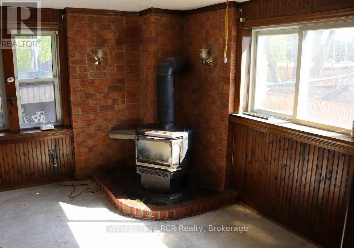 391 13th Avenue, Hanover, Ontario N4N 2W2 - Photo 8 - X14027894