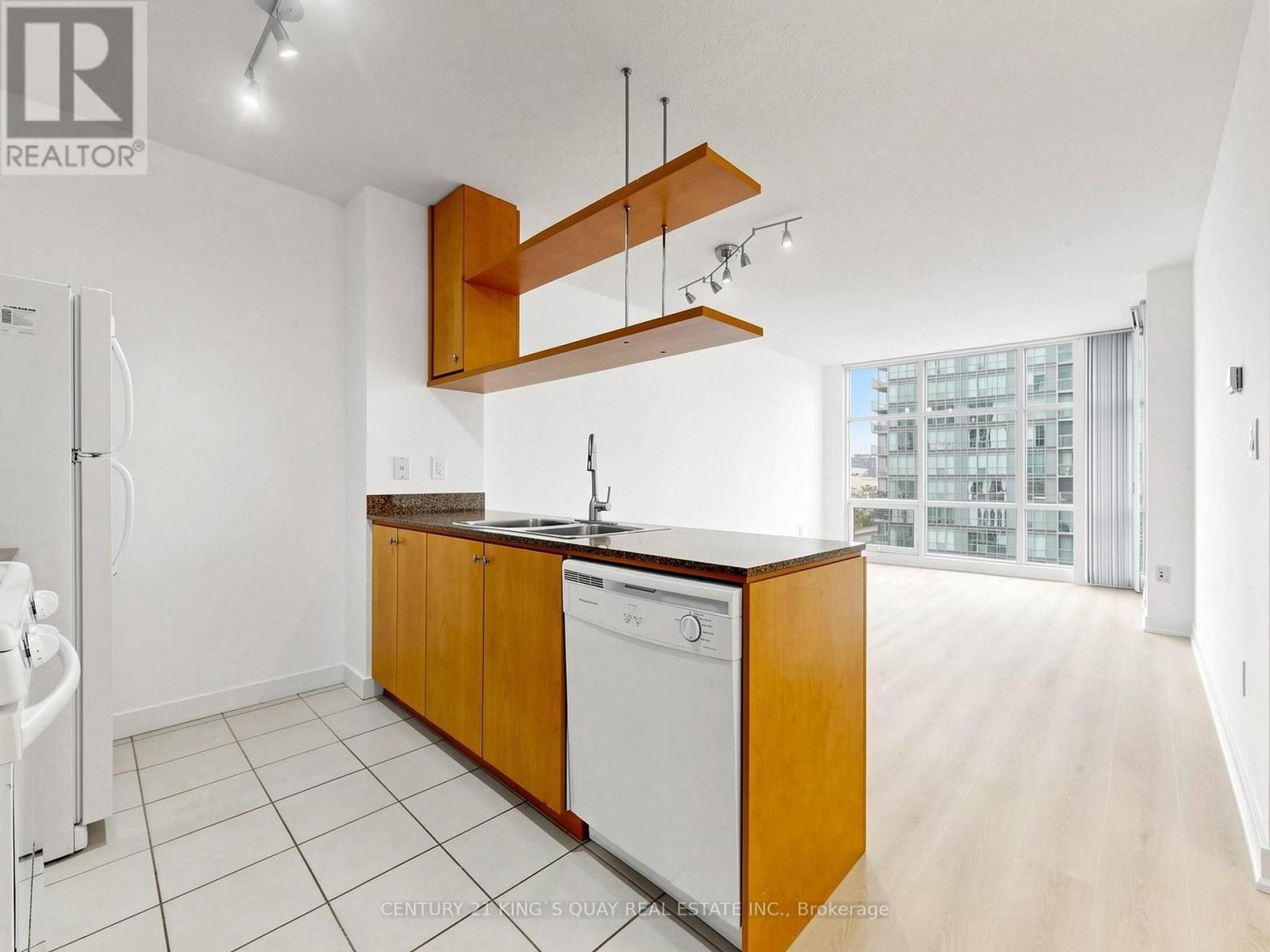 1502 - 35 Mariner Terrace, Toronto (Waterfront Communities), Ontario  M5V 3V9 - Photo 15 - C14029658