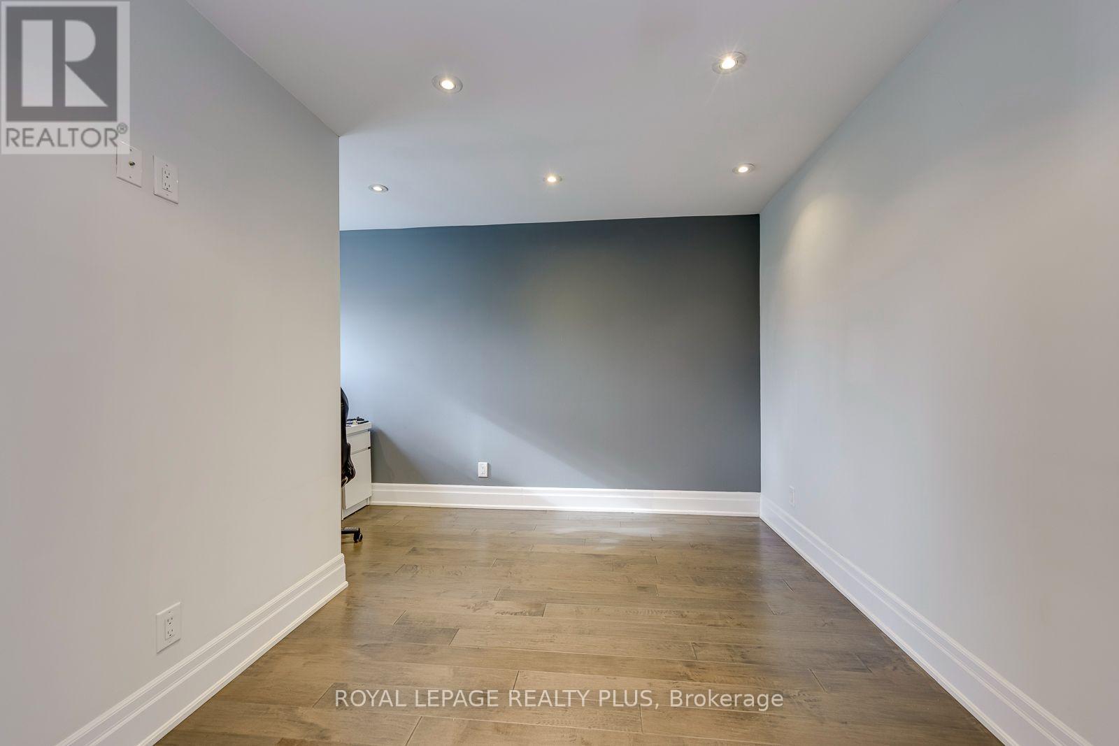 221 Hanover Street, Oakville (Wo West), Ontario  L6K 0G9 - Photo 36 - W14029714
