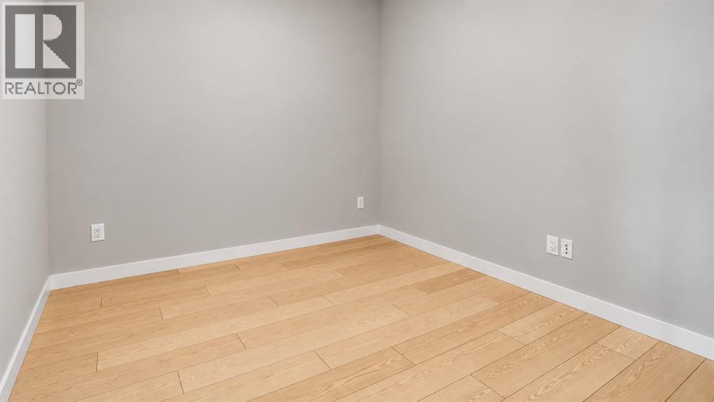 2402, 395 Skyview Parkway NE