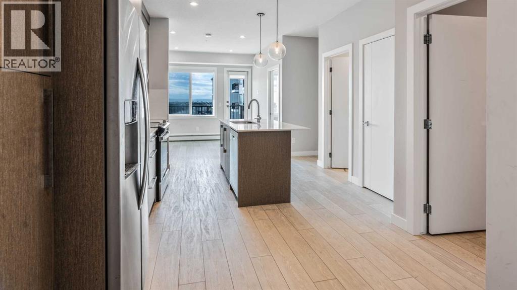 2402, 395 Skyview Parkway NE