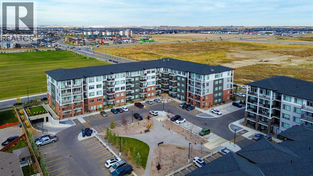 2402, 395 Skyview Parkway NE