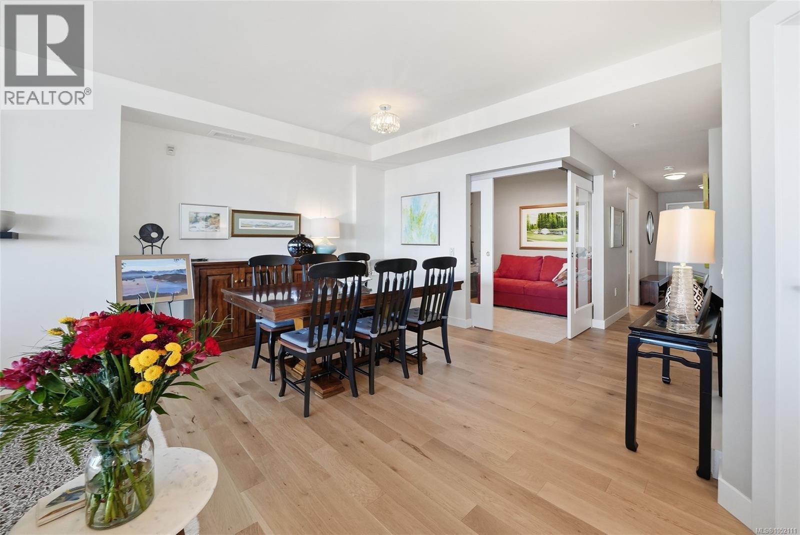403 3529 Dolphin Dr