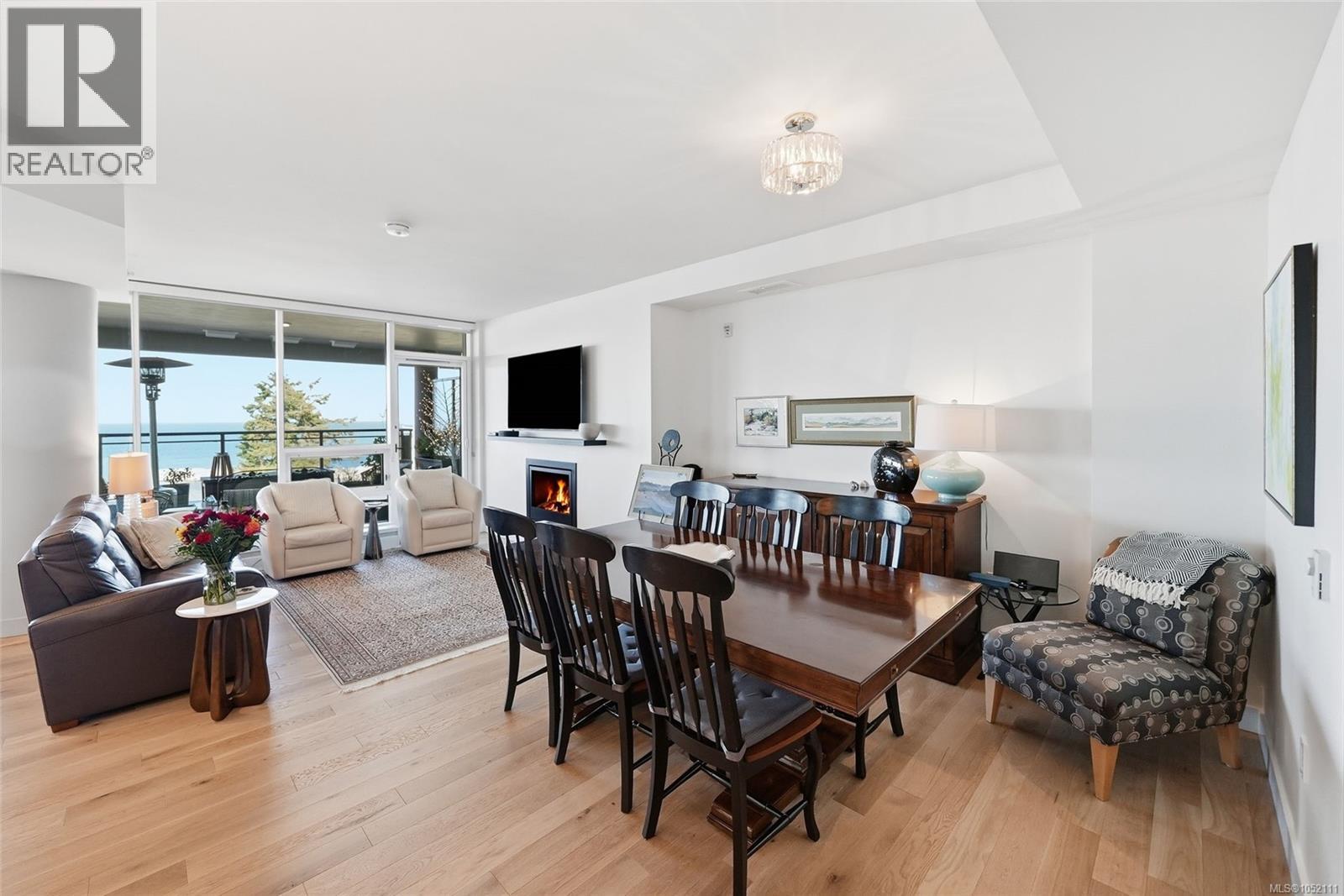 403 3529 Dolphin Dr