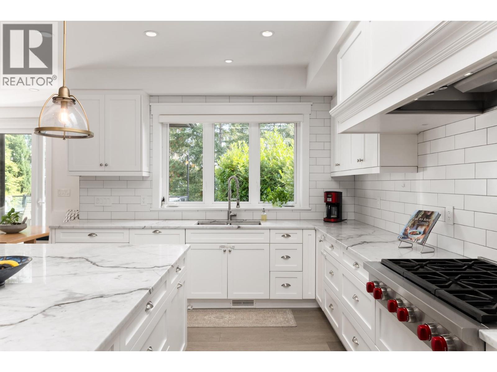 540 Brand Street, North Vancouver, British Columbia  V7N 1G1 - Photo 8 - R3175083
