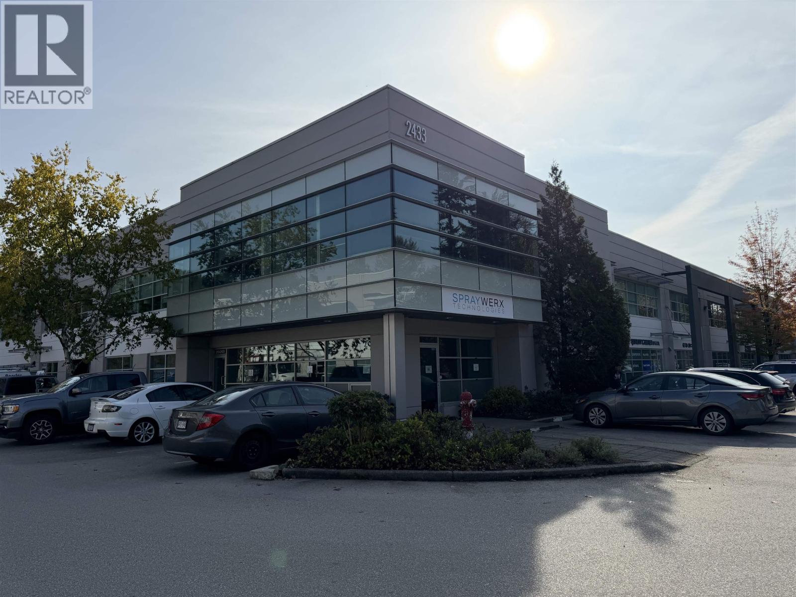 115 & 215 2433 DOLLARTON HIGHWAY, North Vancouver, British Columbia