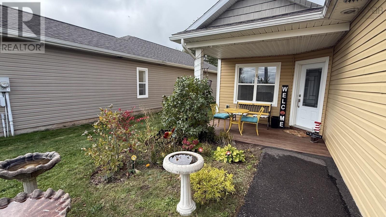 1215 Starrs Point Road, Port Williams, Nova Scotia  B0P 1T0 - Photo 3 - 202625793