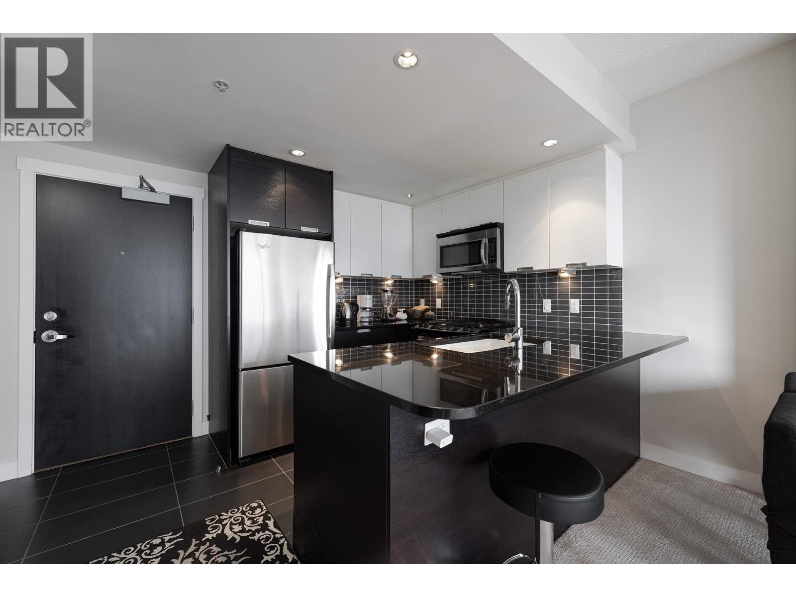 1606 2968 Glen Drive, Coquitlam, British Columbia  V3B 0C4 - Photo 11 - R3174722