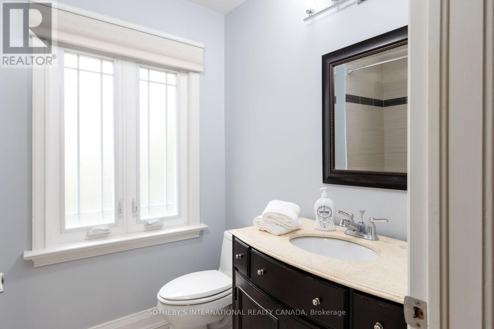 145 Brentwood Road N, Toronto, Ontario  M8X 2C8 - Photo 18 - W13844704