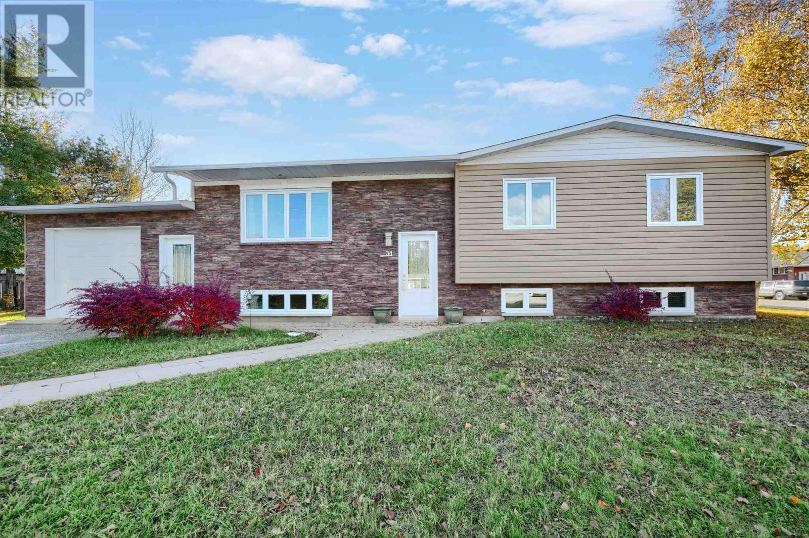 34 LYNNE CT, CHAPLEAU, Ontario