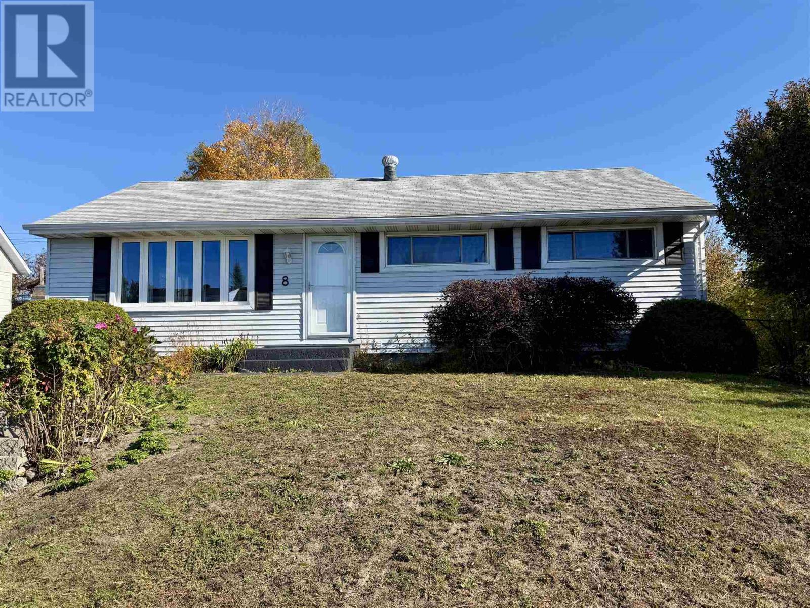 8 Benner PL, Elliot Lake, Ontario