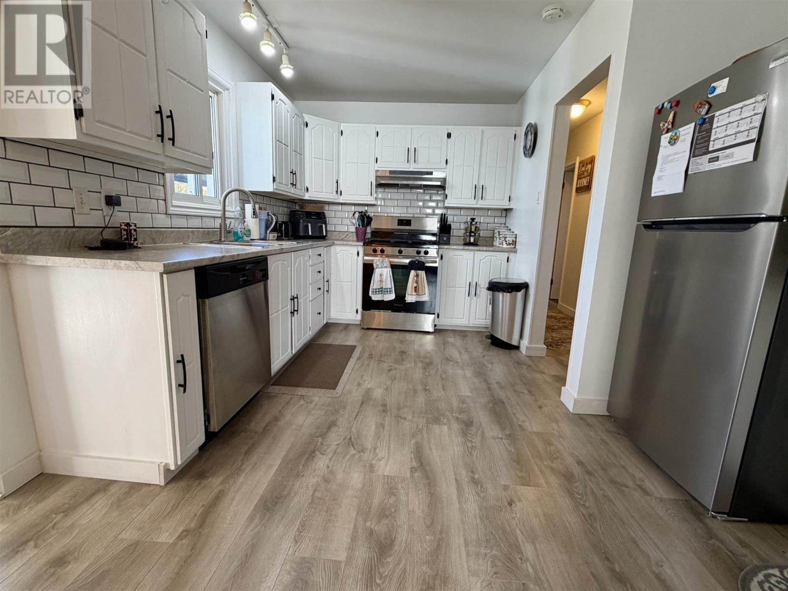 8 Benner Pl, Elliot Lake, Ontario  P5A 1T4 - Photo 11 - SM262858