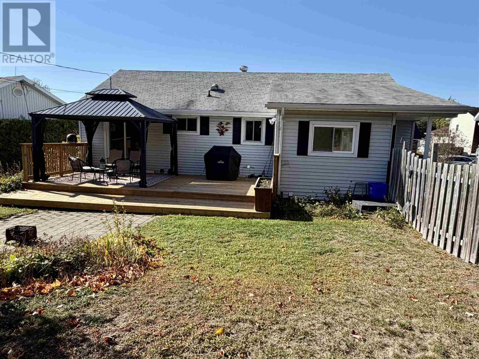 8 Benner Pl, Elliot Lake, Ontario  P5A 1T4 - Photo 41 - SM262858