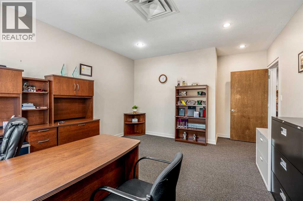 26, 495 W T Hill Boulevard S