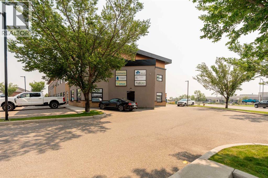 26, 495 W T Hill Boulevard S