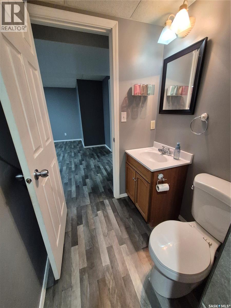 818 Geisen Street, Radville, Saskatchewan  S0C 2G0 - Photo 34 - SK051025