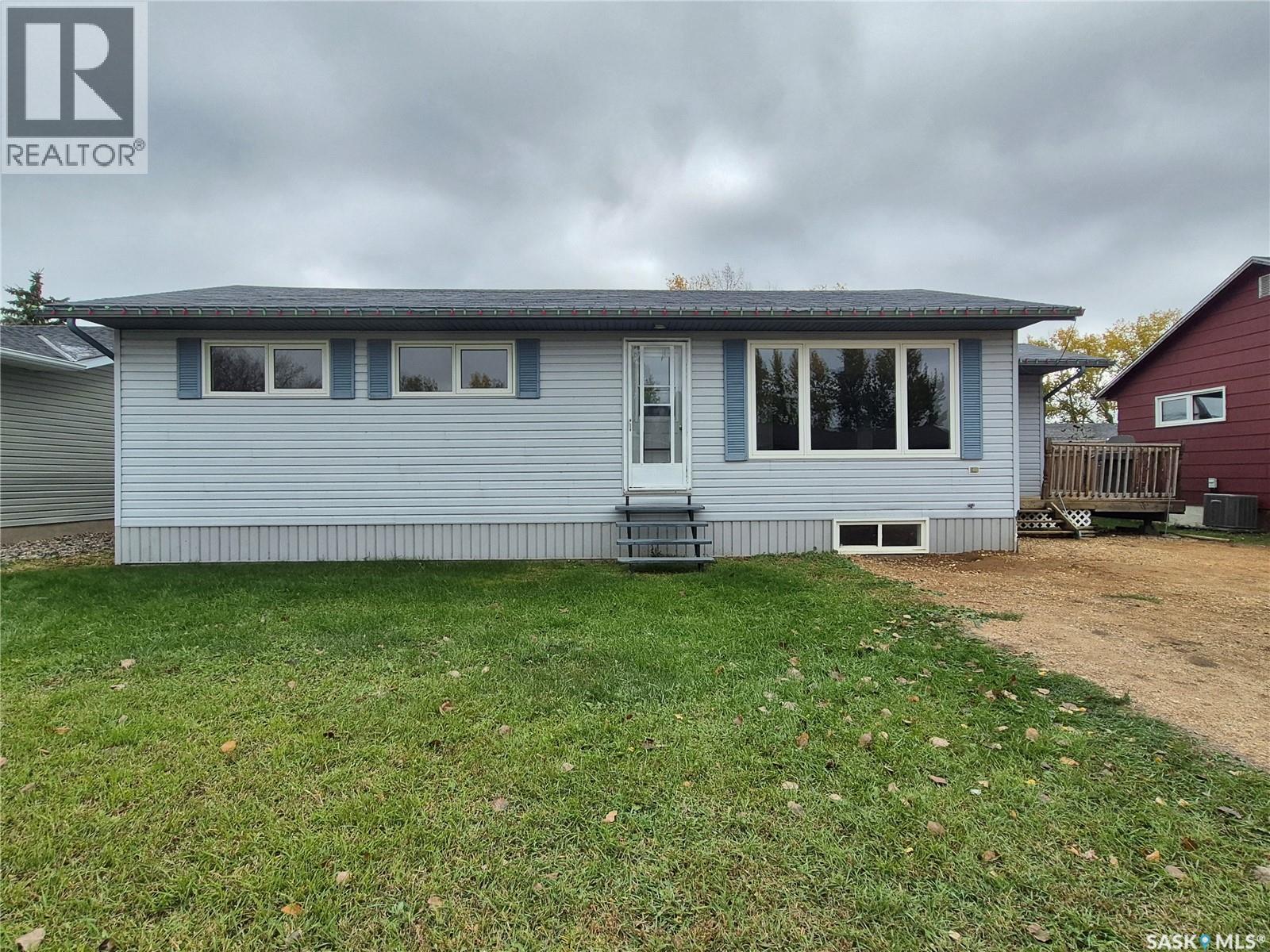 818 Geisen Street, Radville, Saskatchewan  S0C 2G0 - Photo 48 - SK051025