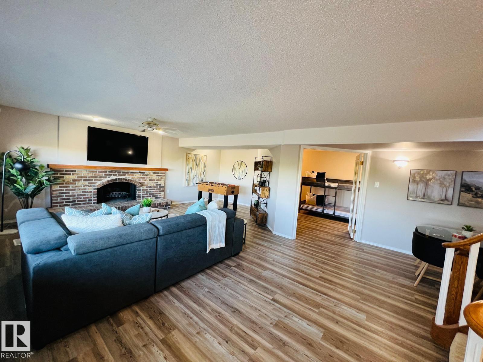 212 GRANDISLE PT NW