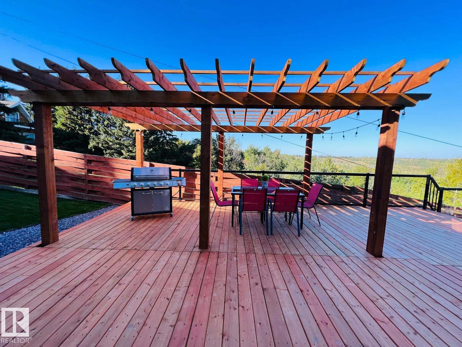 212 GRANDISLE PT NW