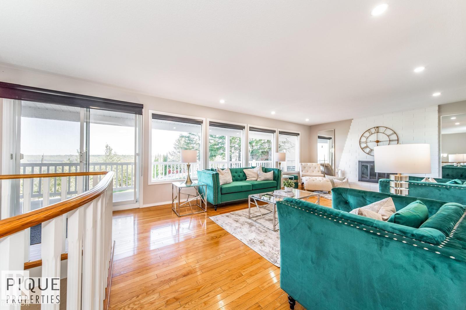 212 GRANDISLE PT NW
