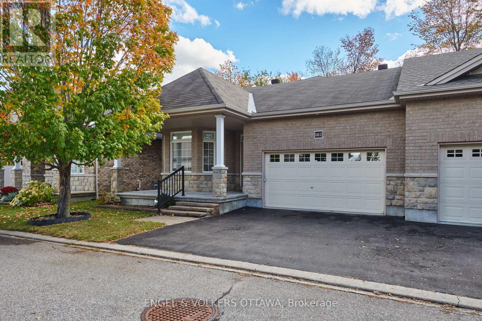 162 MAPLE KEY PRIVATE, ottawa, Ontario
