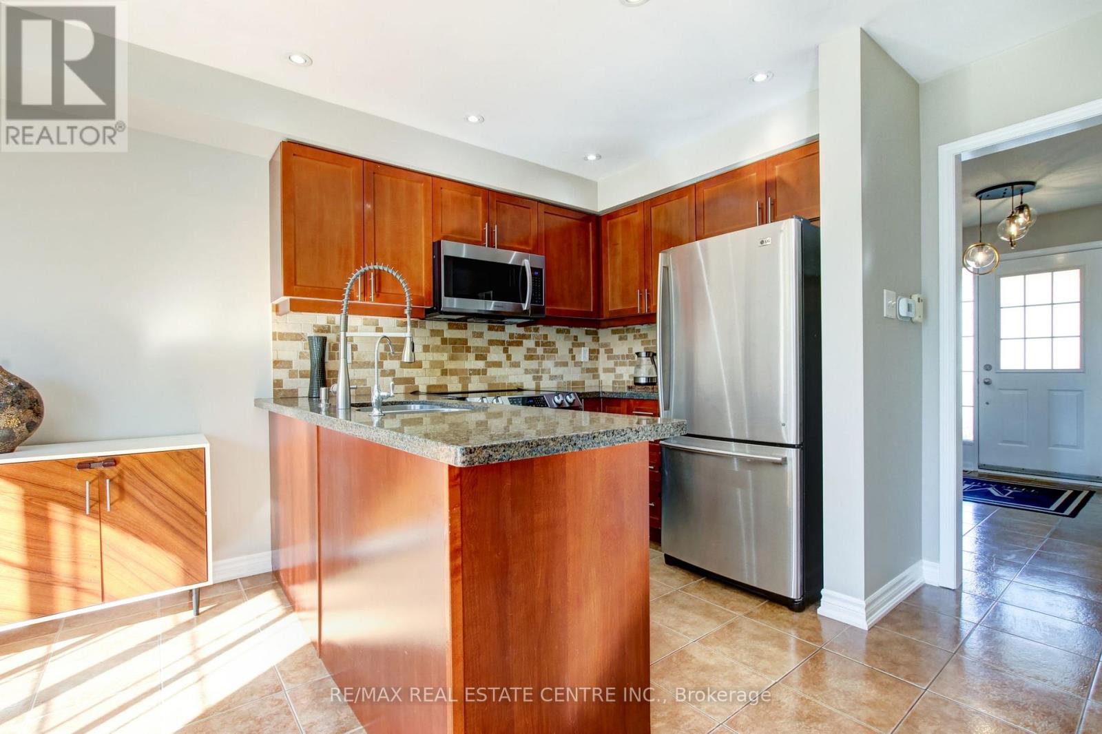 123 Lunney Crescent, Clarington, Ontario  L1C 5N9 - Photo 9 - E14029790