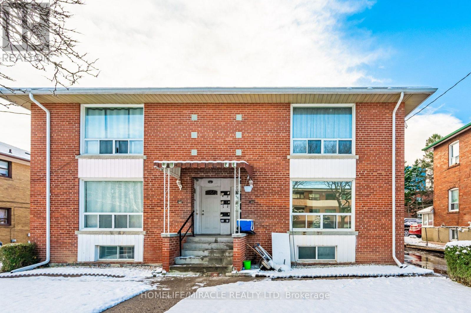 44 LEDUC DRIVE, Toronto, Ontario