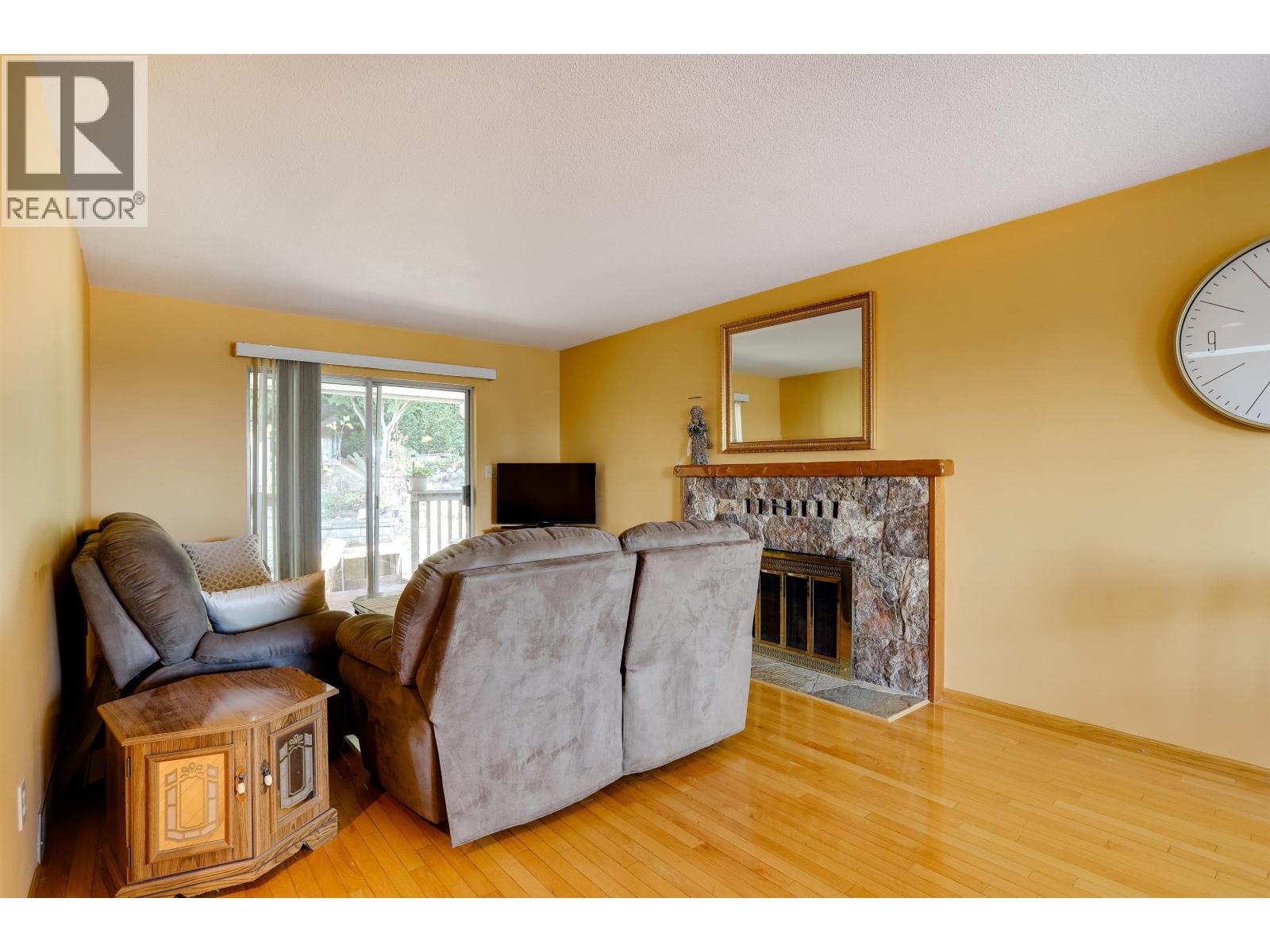 468 Cariboo Crescent, Coquitlam, British Columbia  V3C 4X7 - Photo 5 - R3174736