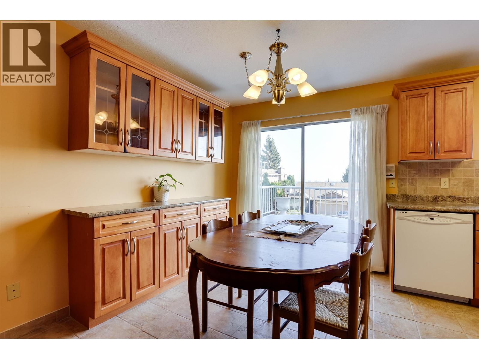 468 Cariboo Crescent, Coquitlam, British Columbia  V3C 4X7 - Photo 7 - R3174736