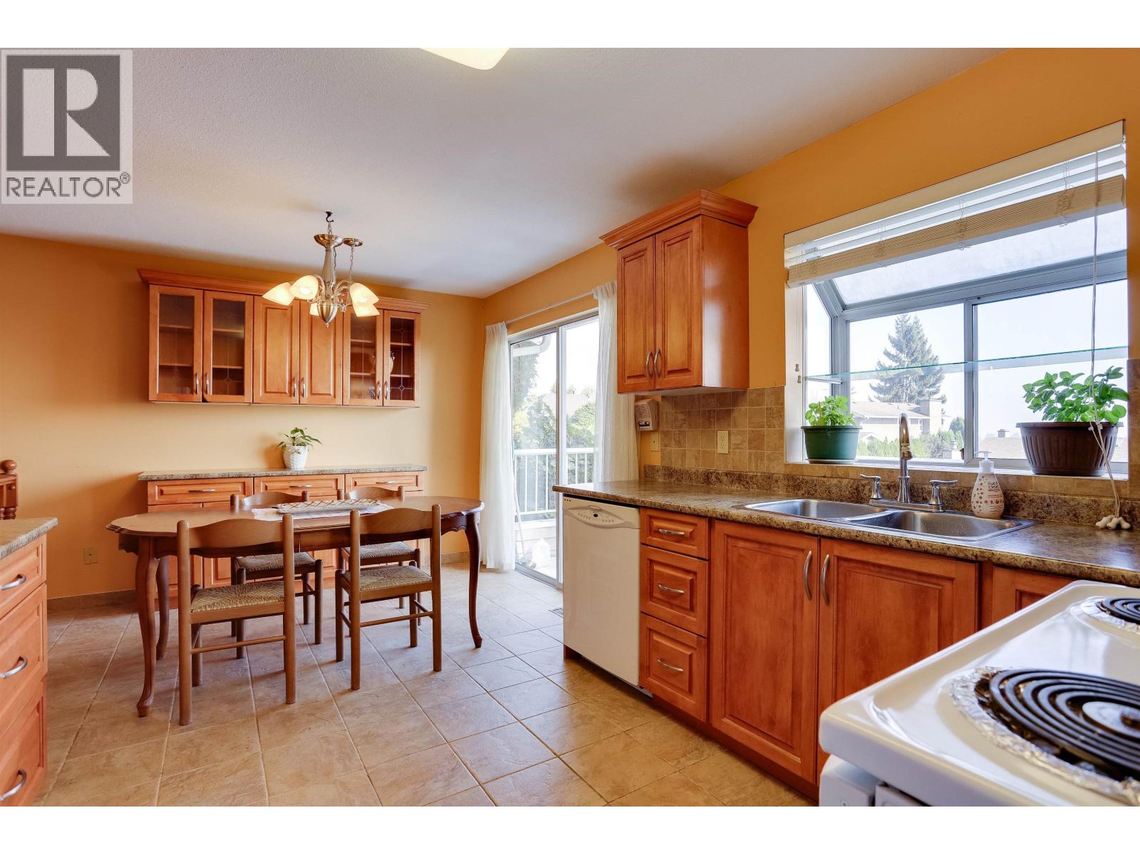 468 Cariboo Crescent, Coquitlam, British Columbia  V3C 4X7 - Photo 13 - R3174736