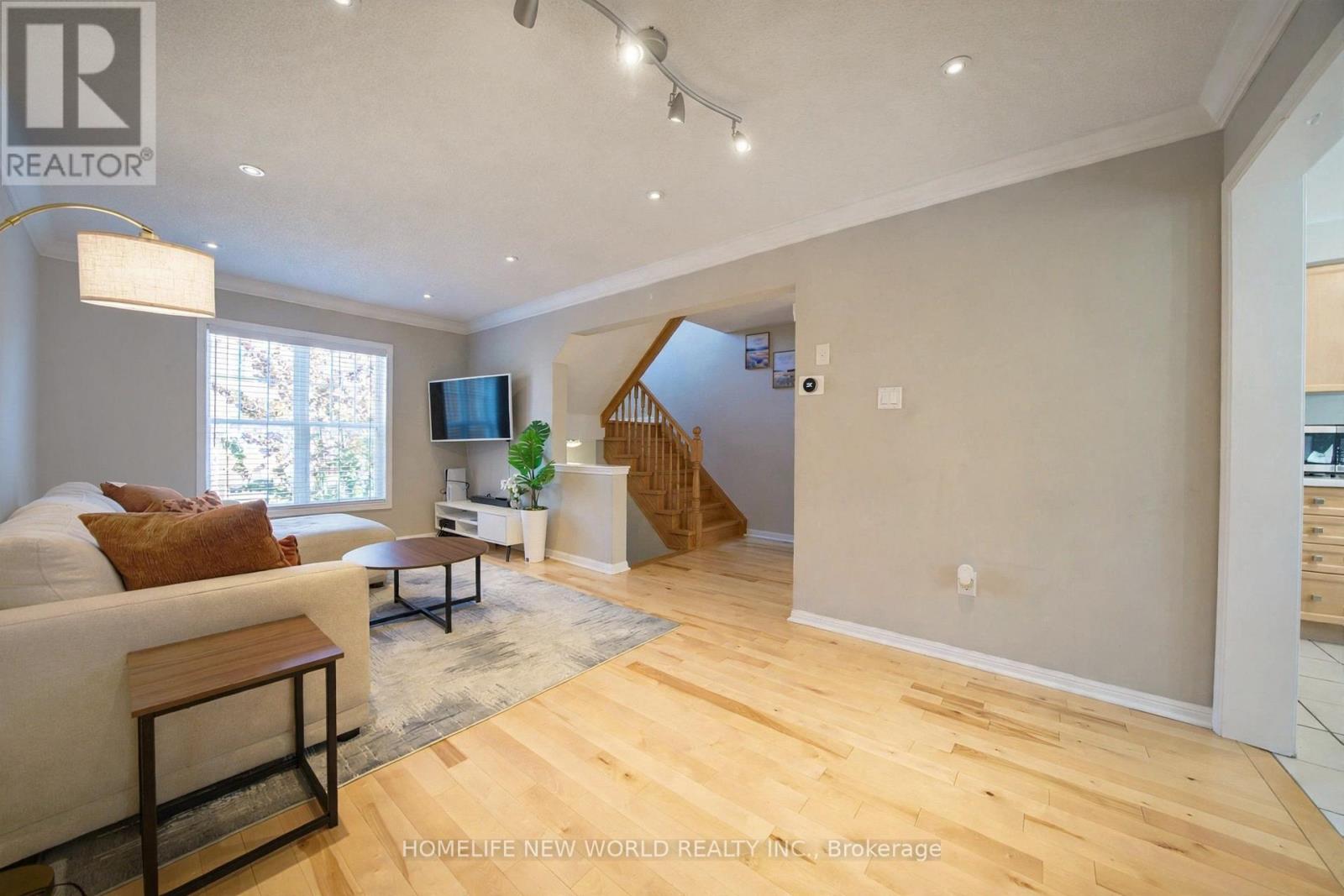 86 Seed House Lane, Halton Hills, Ontario  L7G 6K3 - Photo 8 - W13864982