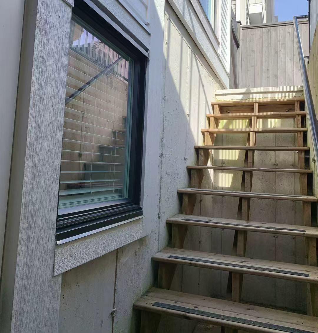 Downstair 19670 75A AVE