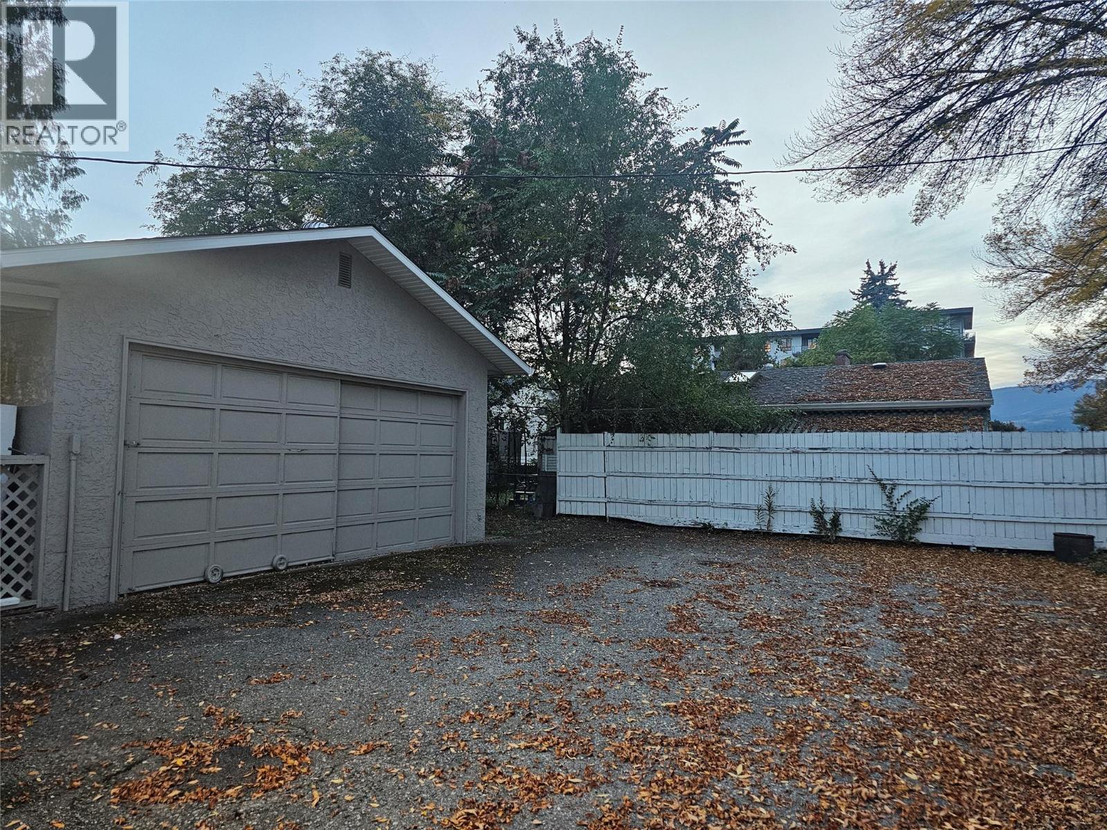1201 Kelglen Crescent, Kelowna, British Columbia  V1Y 6K4 - Photo 32 - 10400900