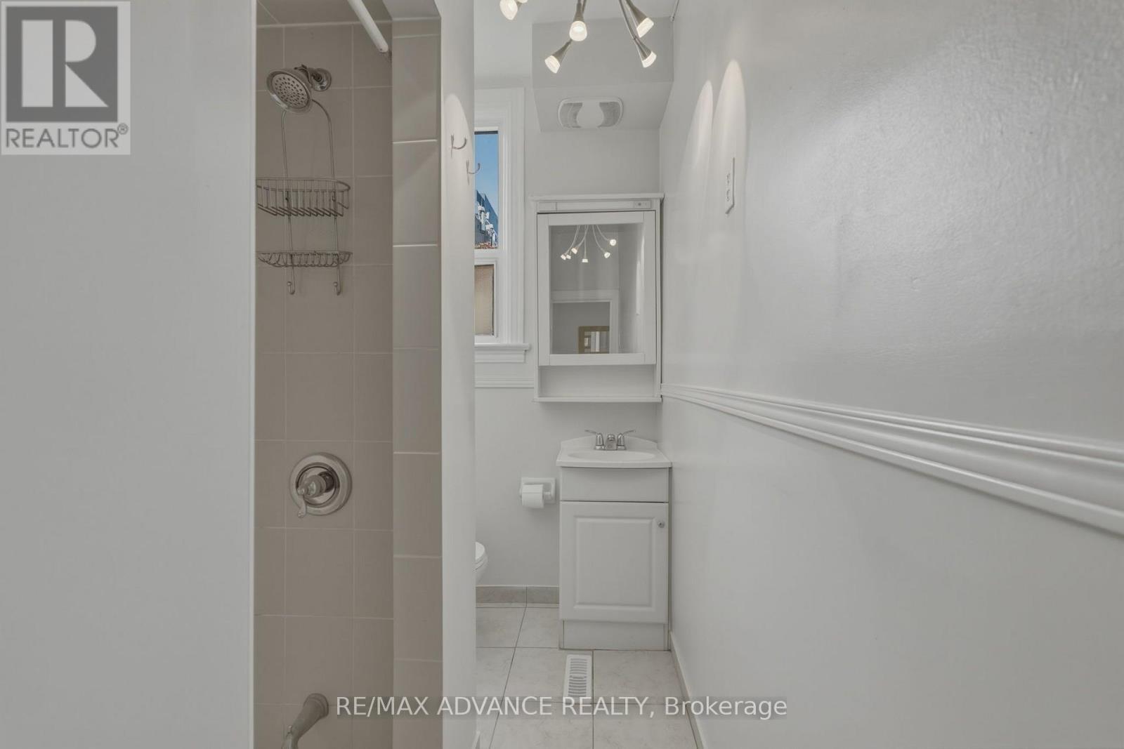 82a Augusta Avenue, Toronto, Ontario  M5T 2L1 - Photo 28 - C13877000