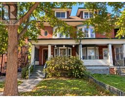 124 CLOSE AVENUE, Toronto, Ontario